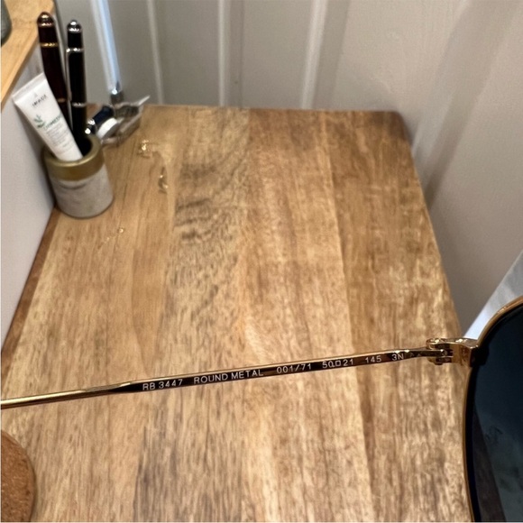 Like-new Ray-Ban Classic Round Grey Gradient & Gold Frame Sunglasses - Picture 5 of 7